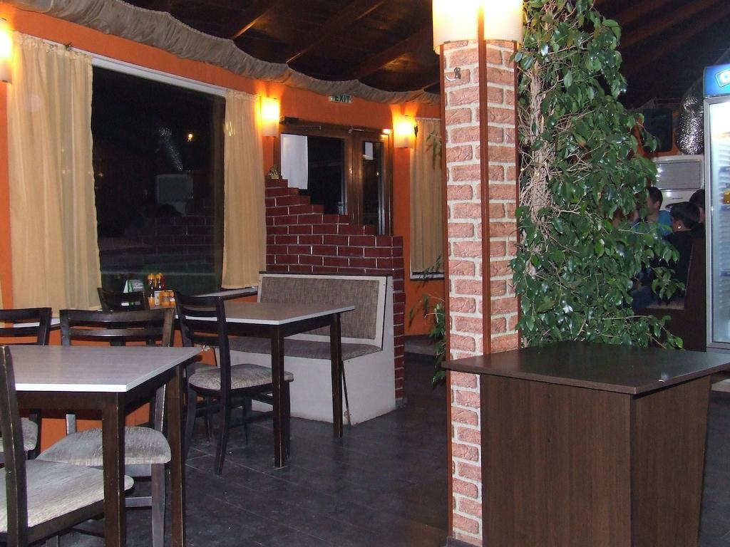 Asparuhov Guest Rooms And Apartments Varna Exterior photo