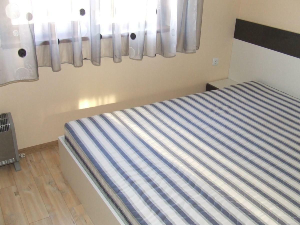 Asparuhov Guest Rooms And Apartments Varna Exterior photo